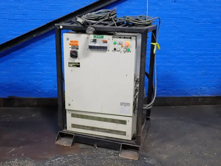Used 2001 YAAKAWA ELECTRIC CORPORATION YASNACXRCUP20 Robots Ohio US | HGR 24 #870804