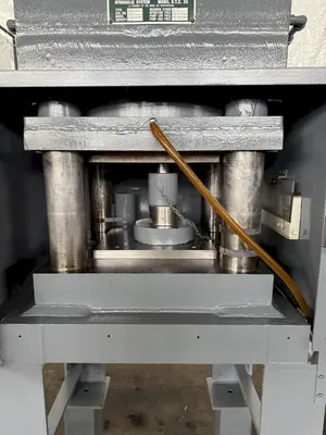 300 TON M&N 4-POST HYDRAULIC HOBBING PRESS. STOCK # 1224124.