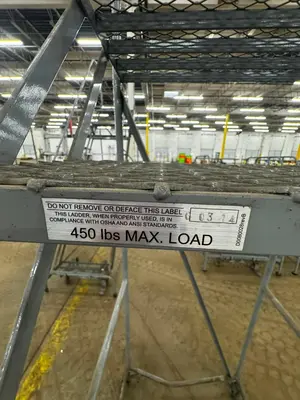 Used _UNKNOWN_ _UNKNOWN_ Ladders North Carolina US | Myron Bowling Auctioneers Inc #1543427