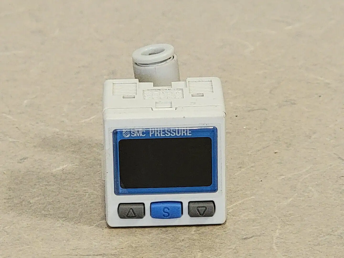 USED SMC ZSE30AF-C6L-P