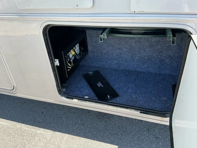 USED 2013 WINNEBAGO F53