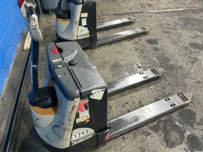 Used CROWN WP303545 Pallet Jacks Ohio US | HGR 24 #1285679