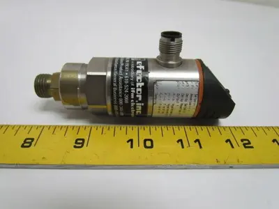 IFM Efector PN3322 Electronic Pressure Monitor 7/16 UNF Port 20-30 VDC