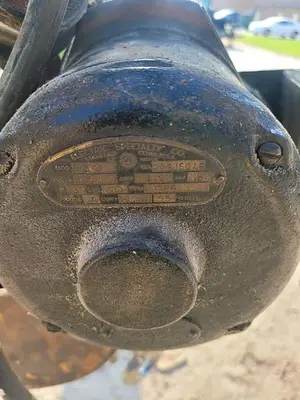 USED YALE 1/2 TON ROLLER CHAIN HOIST