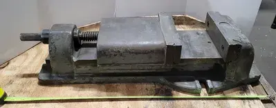 HEAVY DUTY MACHINIST VISE, 8.5IN JAW WIDTH