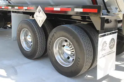 Used 2019 VOLVO VHD64B200 Vacuum Truck Texas US | Roll Off Truck World #1492017