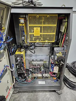 USED 2010 FANUC M-2000IA/900L