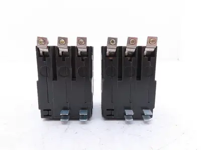 Square D QOB340 Bolt On Circuit Breaker 3 Pole 40A 240V Square Screws Lot of 2