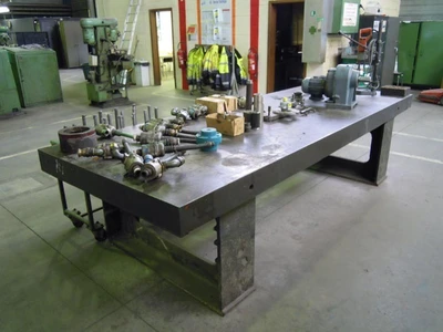 USED ZM WELDINGTABLE 1300 X 4200MM