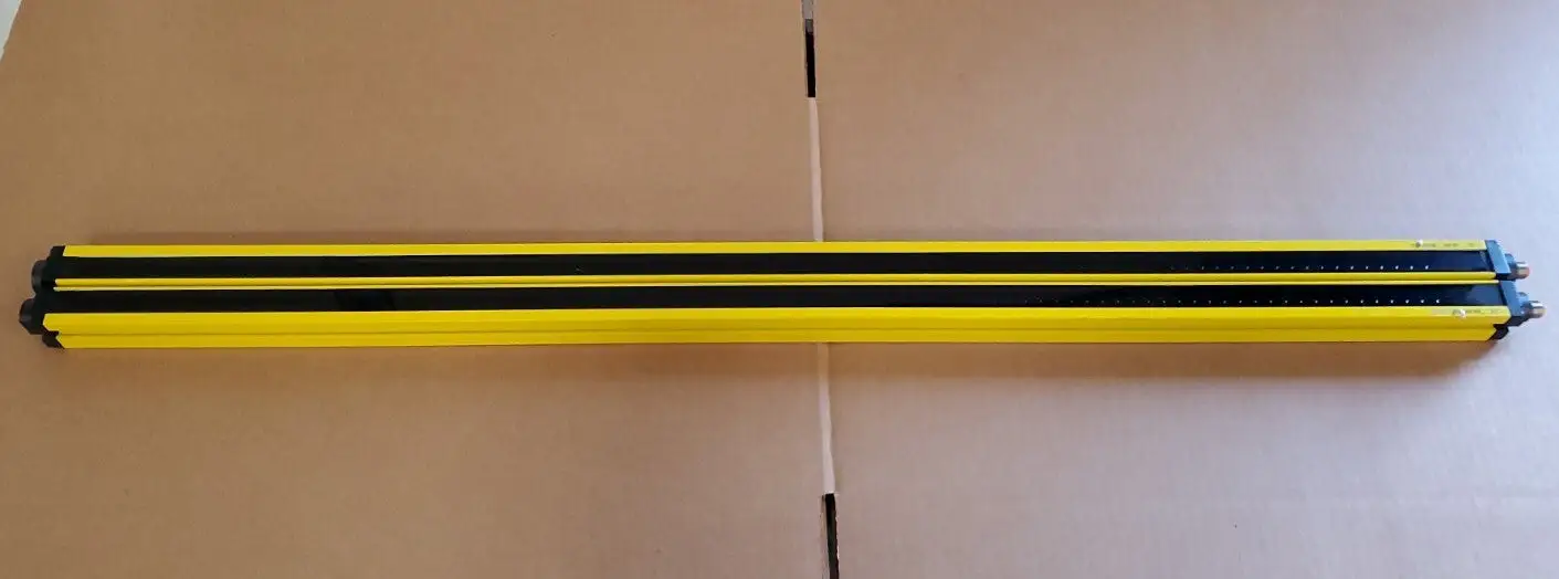 Sick C 2000 Extended Version Light Curtain Emitter/Receiver Set. 5C