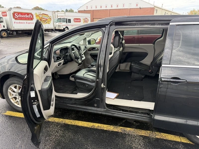 Used 2020 CHRYSLER PACIFICA VOYAGER Vans Ohio US | Miedema Asset Management Group #1577839