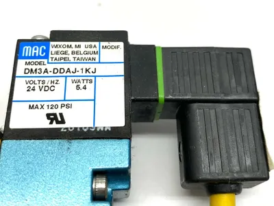 461A-B0A-DM-DDAJ-1KJ | Mac Valves  with 2 x DM3A-DDAJ-1KJ Solenoid Valve - Used