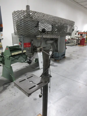 Used WALKER-TURNER 1216-42, 15" FLOOR MODEL DRILL PRESS Drill Press (Woodworking) Minnesota US | Machinesused.com #1666374