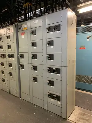 Five Star Double-Sided Motor Control Center (MCC), 600V Max., 1000A, 24 Buckets