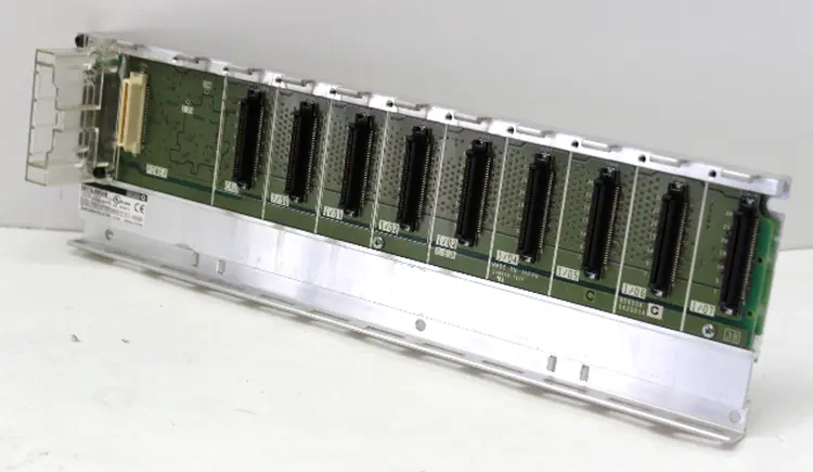 Used MITSUBISHI Q38B-E Programmable Logic Controllers | Industrial Parts R Us Inc. #359189