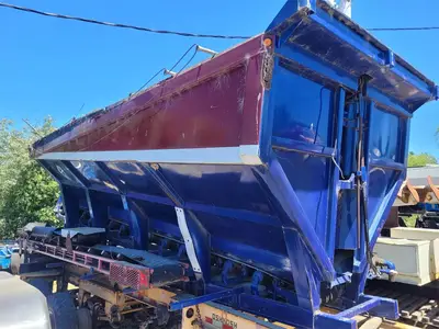 USED 2003 CANAMERICAN STONE SPREADER SOIL KING XL19