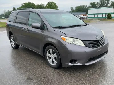 USED 2011 TOYOTA SIENNA