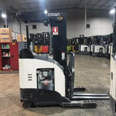 USED 2016 CROWN RR5725-45