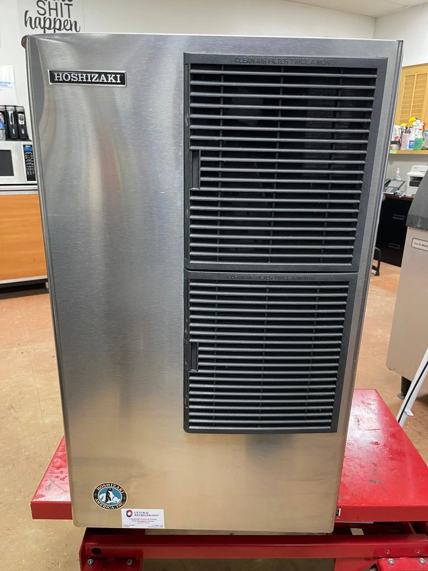 Used Hoshizaki Used Hoshizaki KM-650MAH Crescent Cube Ice Machine 661lb/24hr Air Cooled 208-230v Ice Machines Illinois US | Falcon Restaurant Supply #1374924