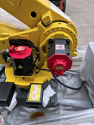 Used 2021 Fanuc R-2000iC/125L A-Cab Robots Wisconsin US | Machine Tool Bids #1518790