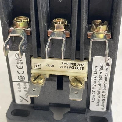 Square D 8910DPA33V14 3 Pole 30 AMP 24 V Definite Purpose Contactor