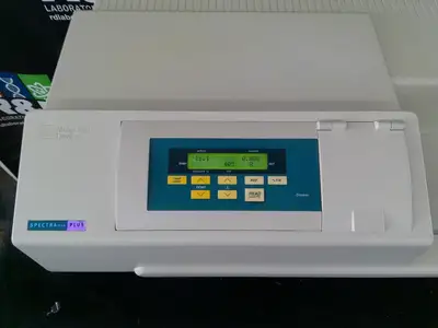 Molecular Devices Spectra Max PLUS 384 Microplate Spectrophotometer
