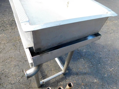 USED AJAX LO VEYOR VIBRATORY PAN