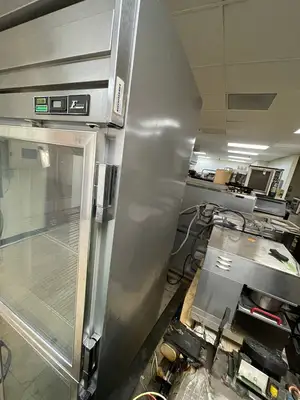 Used Beverage Air Used Beverage-Air ER48-1AHG Stainless Glass 4 Door Top Mounted Reach-in Refrigerator 120V Display Refrigerators Illinois US | Falcon Restaurant Supply #1375874