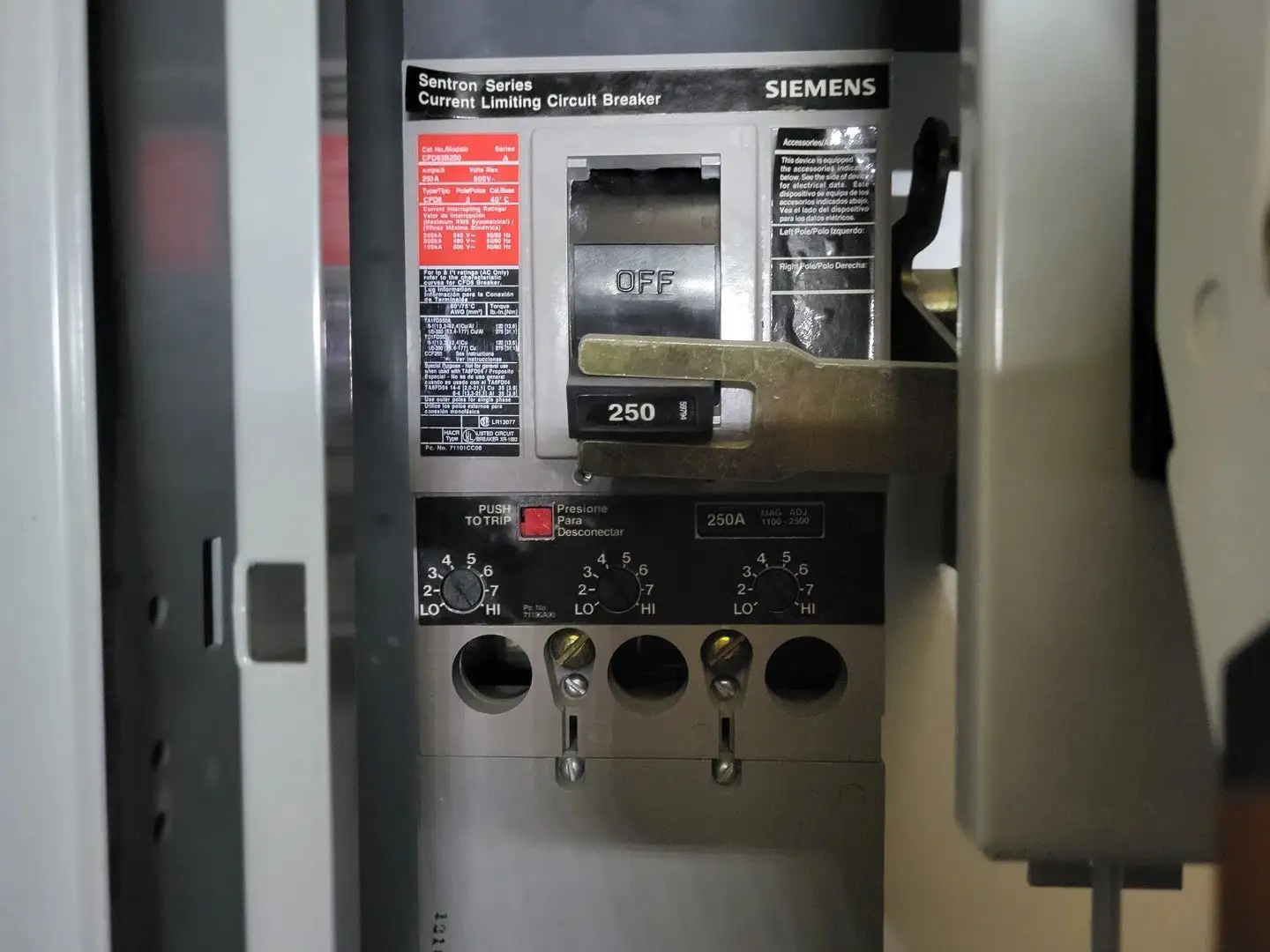 USED SIEMENS CFD63B250