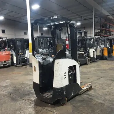 USED 2016 CROWN RR5725-45