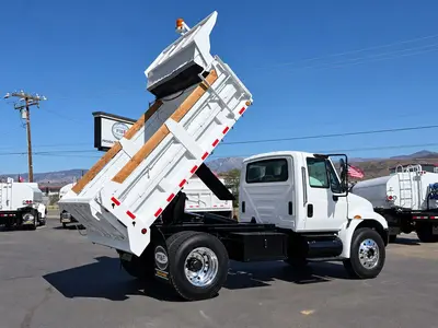 Used 2003 INTERNATIONAL 4300 Box trucks California US | Lillo Machinery #1542381