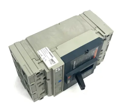 New | in-Stock Merlin Gerin Comp. Molded Case Circuit Breaker 3-Pole MINOR FACE DAMAGE Circuit Breakers Michigan US | Maverick Industrial Sales #1398676