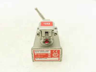 Allen Bradley 440T-MSALE10BB Guardmaster Trapped Key Interlock Switch No Key