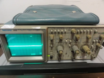 USED TEKTRONIX 2221
