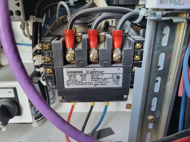 Used SIEMENS 40FP32A Switchgears British Columbia CA | Lenmark #242187