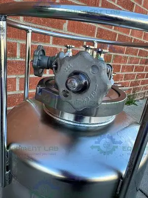 USED ALLOY PRODUCTS 10 LITER STAINLESS STEEL PROCESS / PRESSURE VESSEL 40 PSI