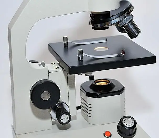 Student Microscope with Illumination / Halogen Lamp, PRM-11