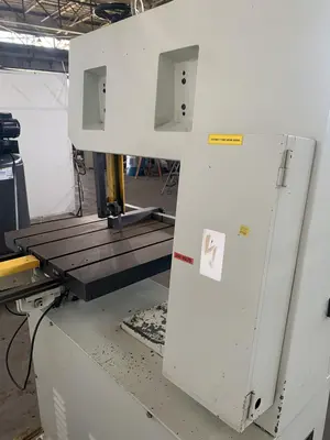 KBC MACHINERY BAV-700PF VERTICAL BANDSAW W/ POWERFEED. STOCK #0679824