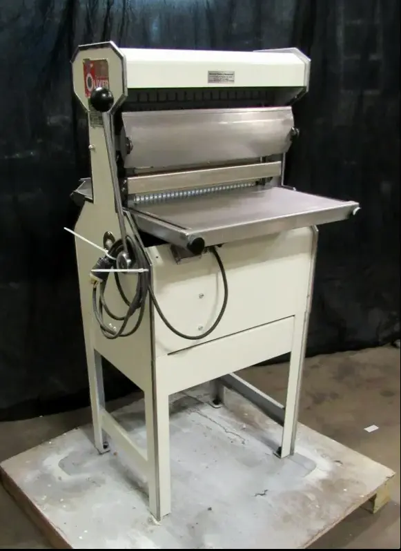 8-0071 Oliver 777 Slicer, Rebuilt