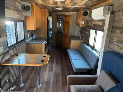 Used 1992 FREIGHTLINER FLD120 Campers, Caravans, Motorhomes Wisconsin US | Proxy Equipment #1426091