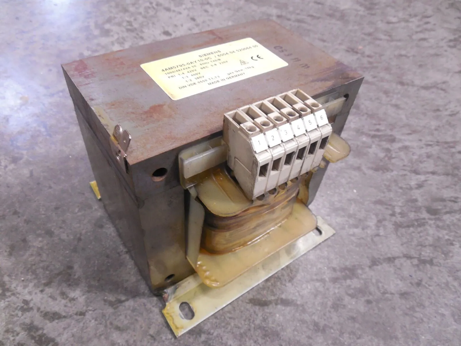 Siemens 4AM5795-0AY10-0C Control Transformer 1000/4874VA Used