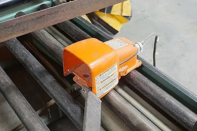 60" x 48" ROACH PNEUMATIC LIFT & TILT UPENDER / TABLE WITH ROLLER CONVEYOR : YOBRO #24710