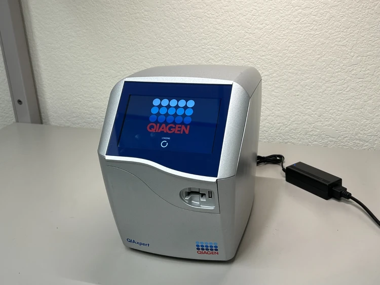 Used Qiagen QIAxpert Spectrophotometer (UV-Vis, Fluor) Missouri US | BioLabTek #805434