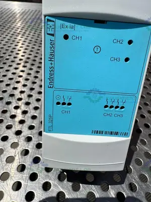 Used ENDRESS + HAUSER NIVOTESTER FTL 325P-O3E3 VIBRONIC POINT LEVEL DETECTOR Electronics & Components California US | Equipment Lab #1271600