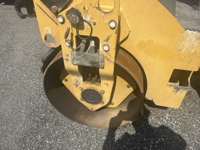 Used 2016 Caterpillar CB36B Tandem Rollers Maryland US | Zadoon Equipment #1480899