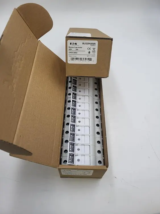 New | in-Stock EATON EATON BUSSMAN MODULAR FUSE HOLDER 30A 600V CHCC2DIU Fuse Accessories | ND Industrial Surplus #1225430