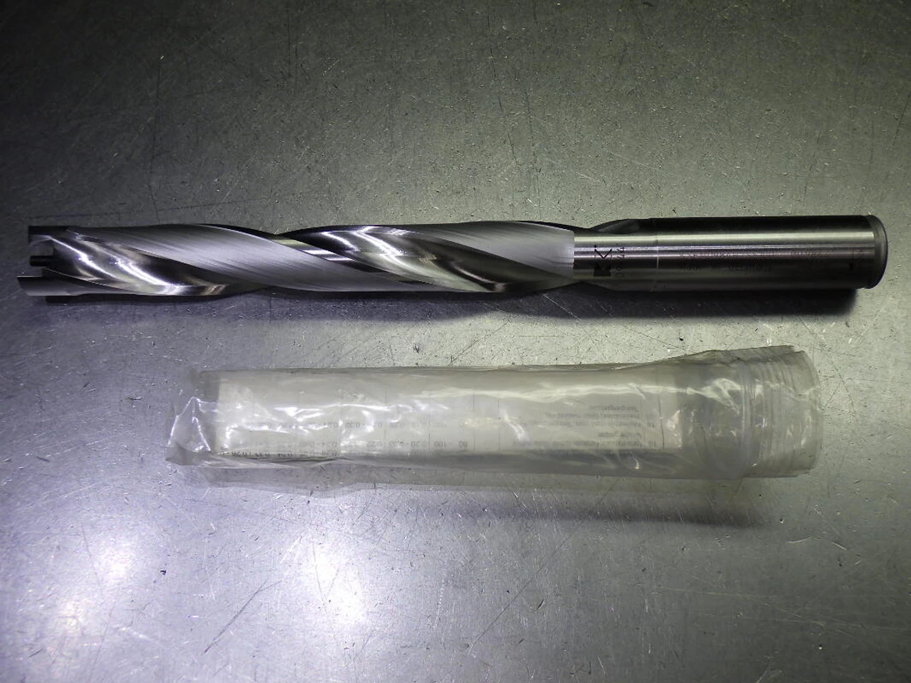 Kennametal .9844" Coolant Thru 7xD Indexable Drill KSEM0984R7SS100 (LOC2472)