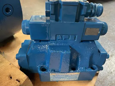 USED VICKERS DG5S-8-2C-M-FTWL-B5-30
