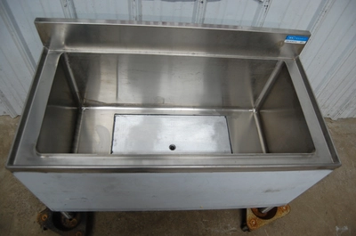 142-1112 BK Resources 36 Inch Underbar Ice  Bin w 8 Circuit Cold Plate