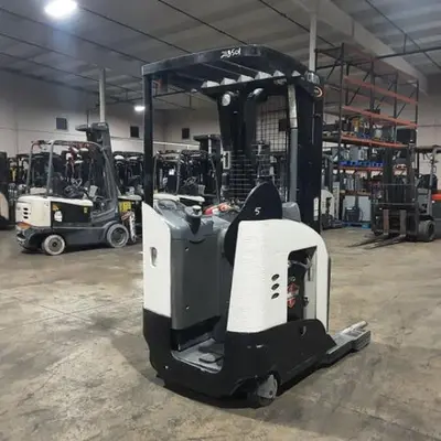 USED 2019 CROWN RR5725-45